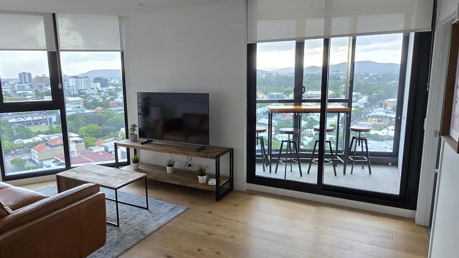 Luxury Peppers Infinity Pool Stylish With 2Bd & 1C Park Villa Brisbane